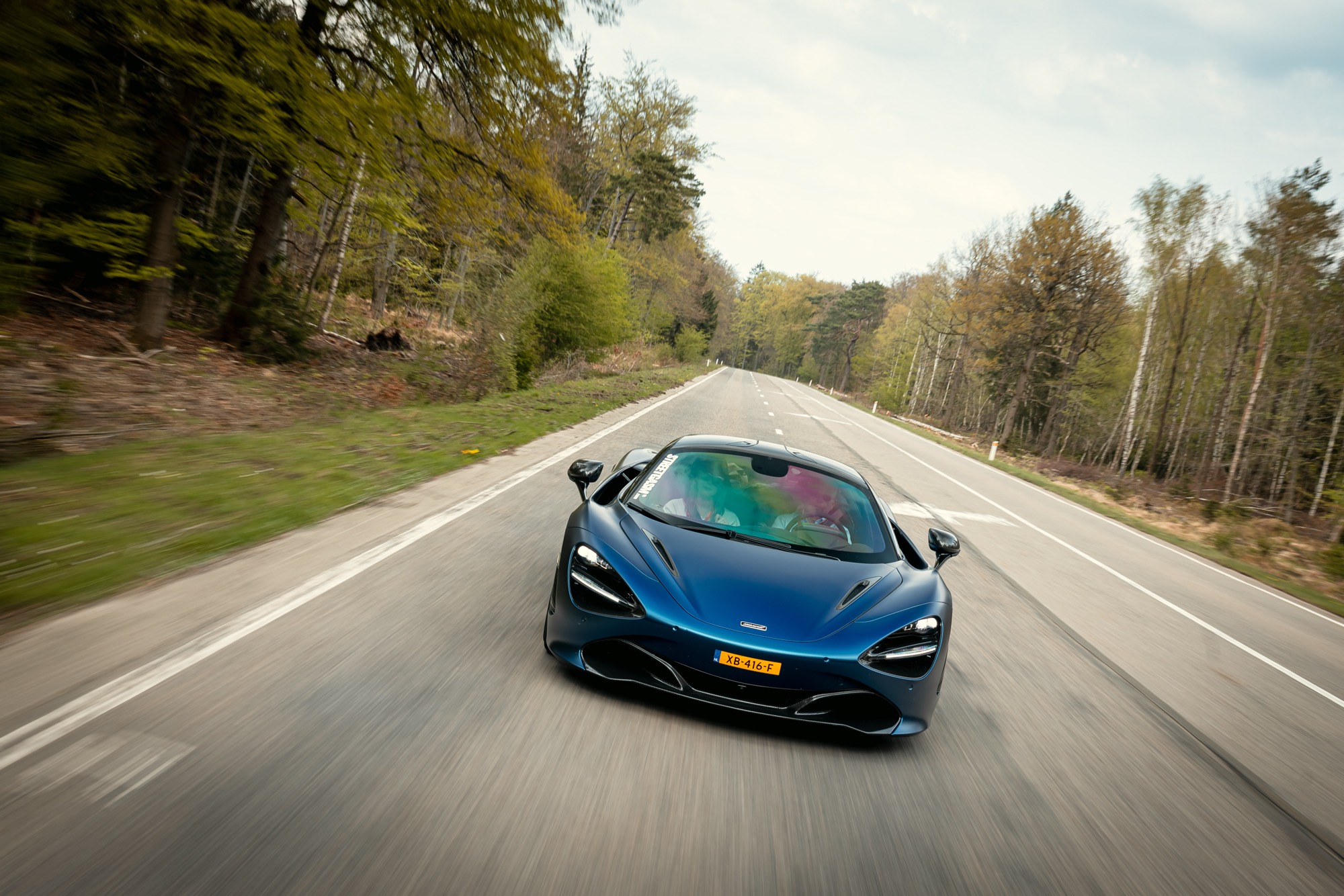Supercars zij aan zij tijdens een WeekendTour bij Spa.
